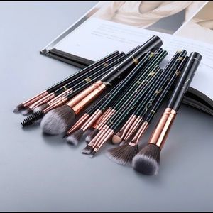 15 pieces Makeup Brushes Set Powder Eye Shadow Foundation Blush Blending Beauty